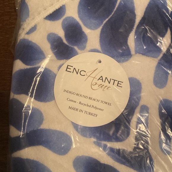 NWT indigo round beach towel - Picture 4 of 4